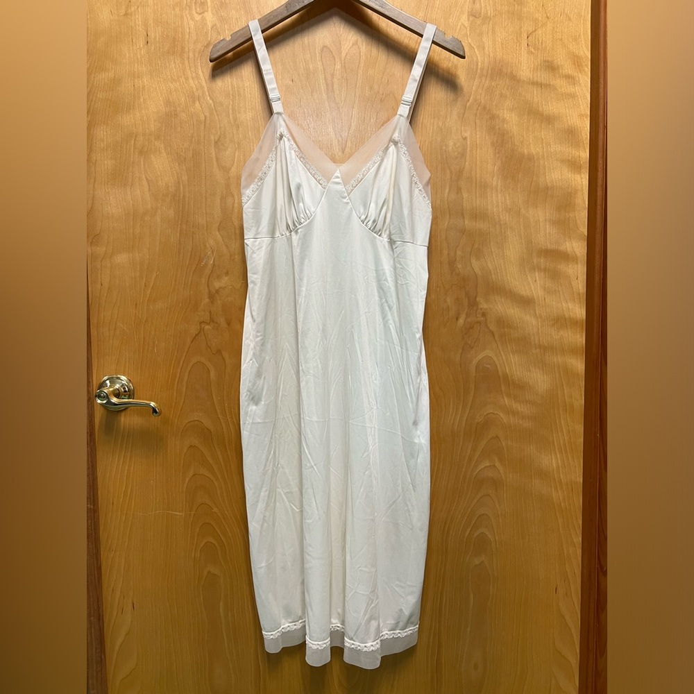 Vintage — White Lace Trim Chemise Nightgown